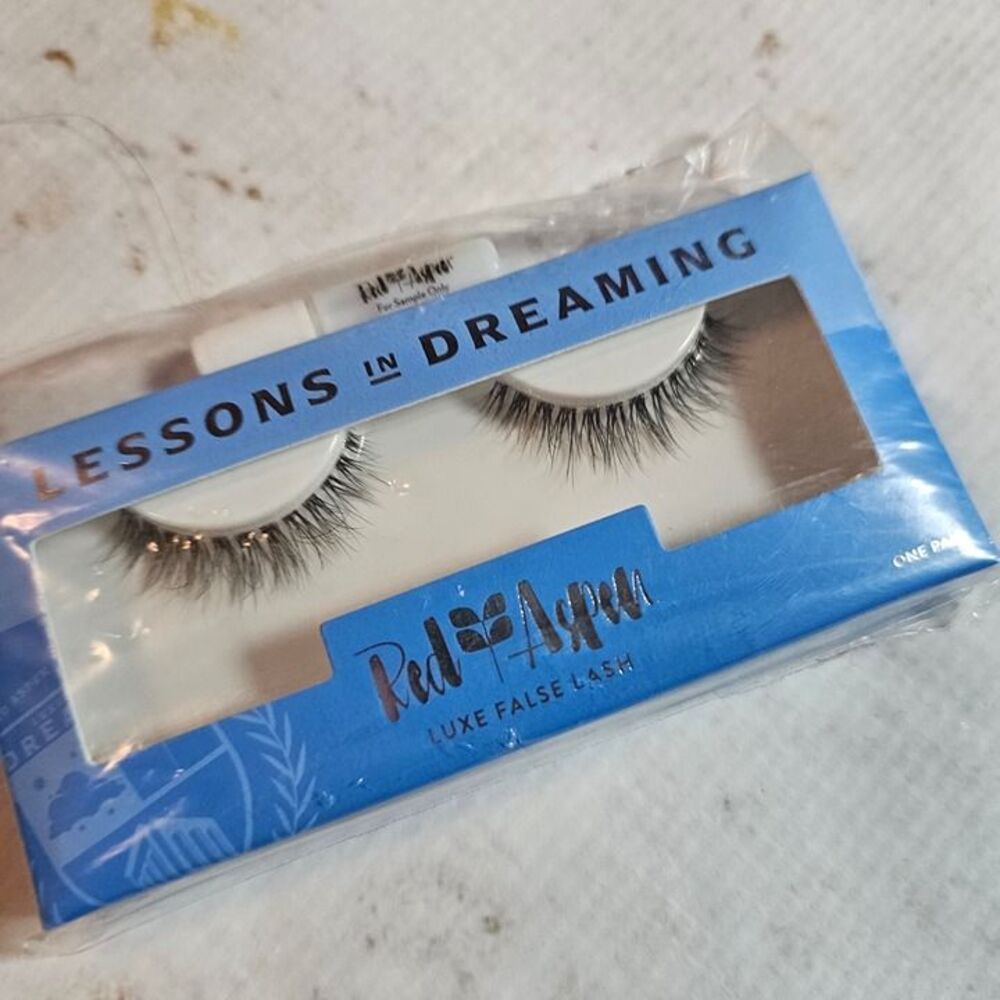 NEW Red Aspen Luxe False Lashes Lessons in Dreaming Silk Lash Volume